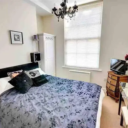 Seagull-charming Two Bed Ground Floor Retreat, Sleep 6 * 斯卡伯勒